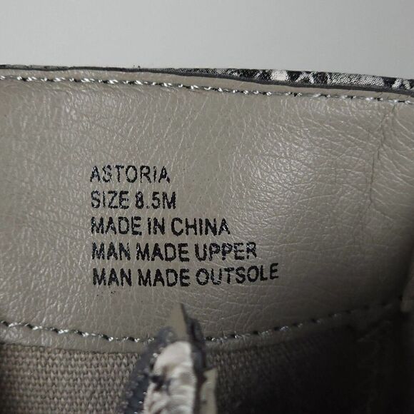 Coconuts by Matisse Women's Astoria US 8, 5M Gray Snake Skin Ankle Booties Boots - Picture 12 of 12